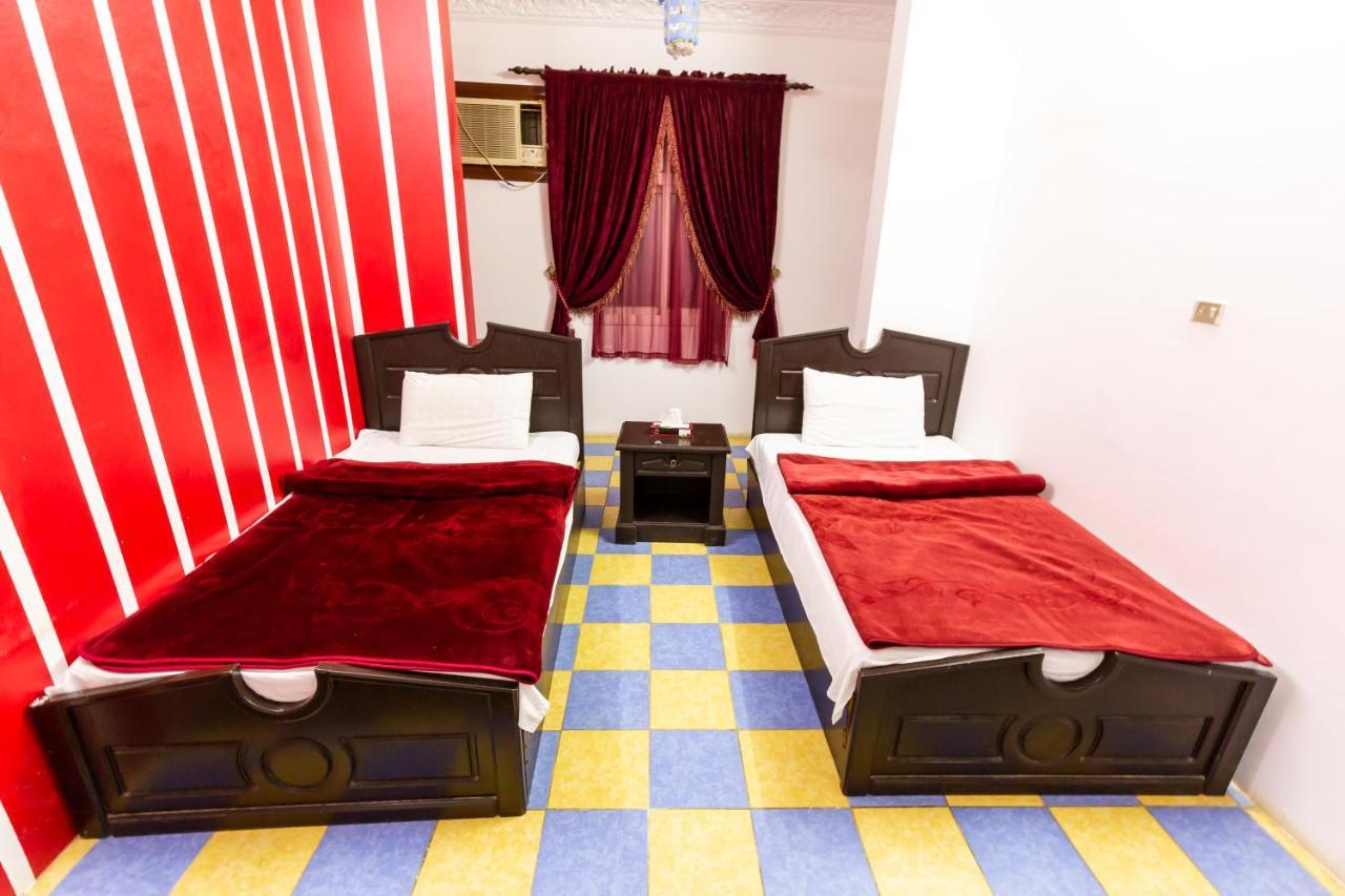 Al Eairy Furnished Apartments - Al Bahah 3 ภายนอก รูปภาพ