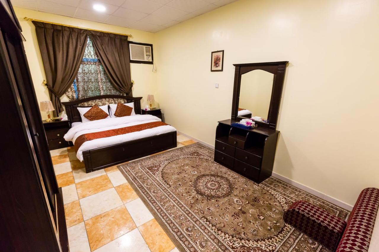 Al Eairy Furnished Apartments - Al Bahah 3 ภายนอก รูปภาพ
