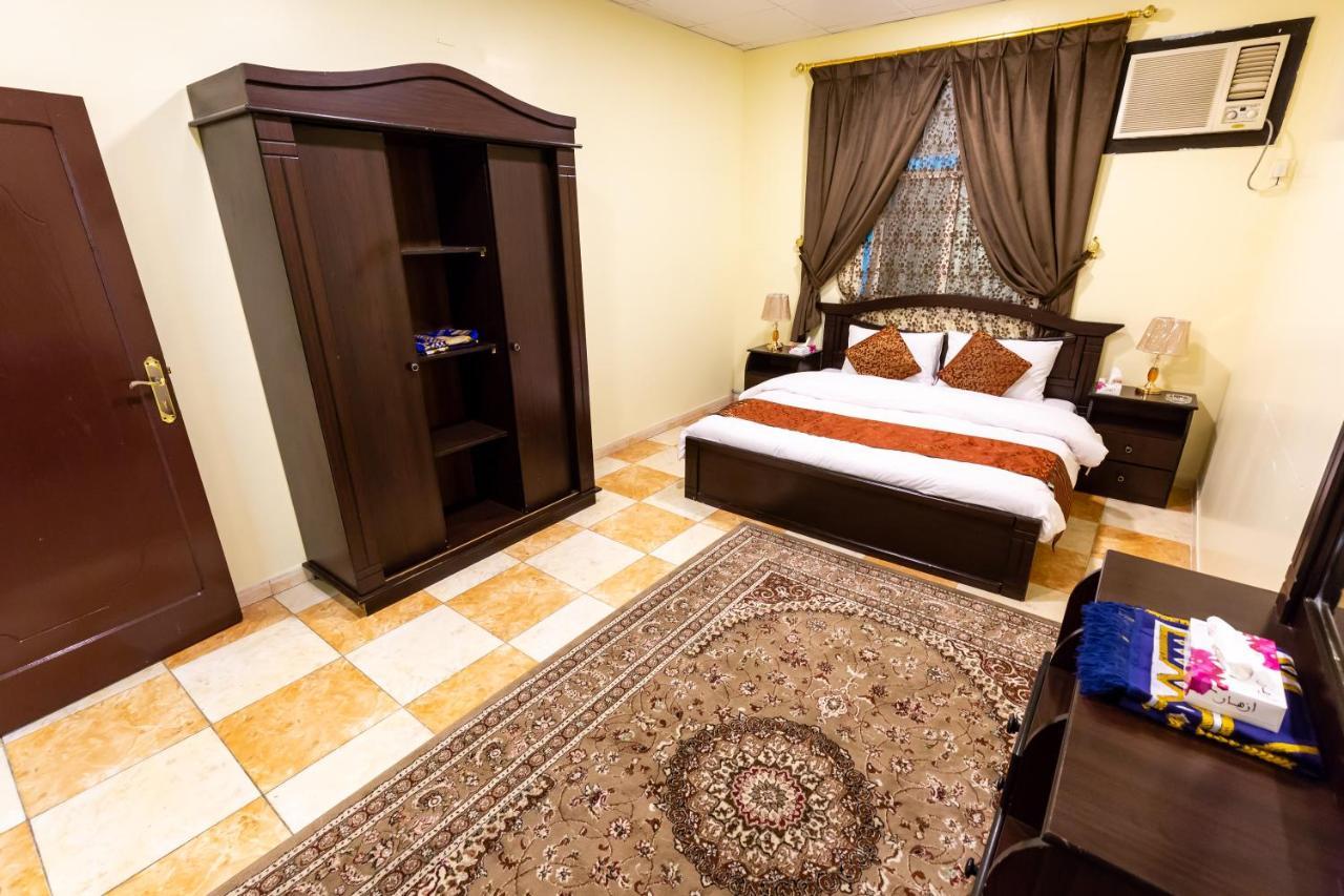 Al Eairy Furnished Apartments - Al Bahah 3 ภายนอก รูปภาพ