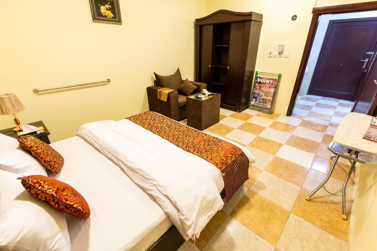 Al Eairy Furnished Apartments - Al Bahah 3 ภายนอก รูปภาพ
