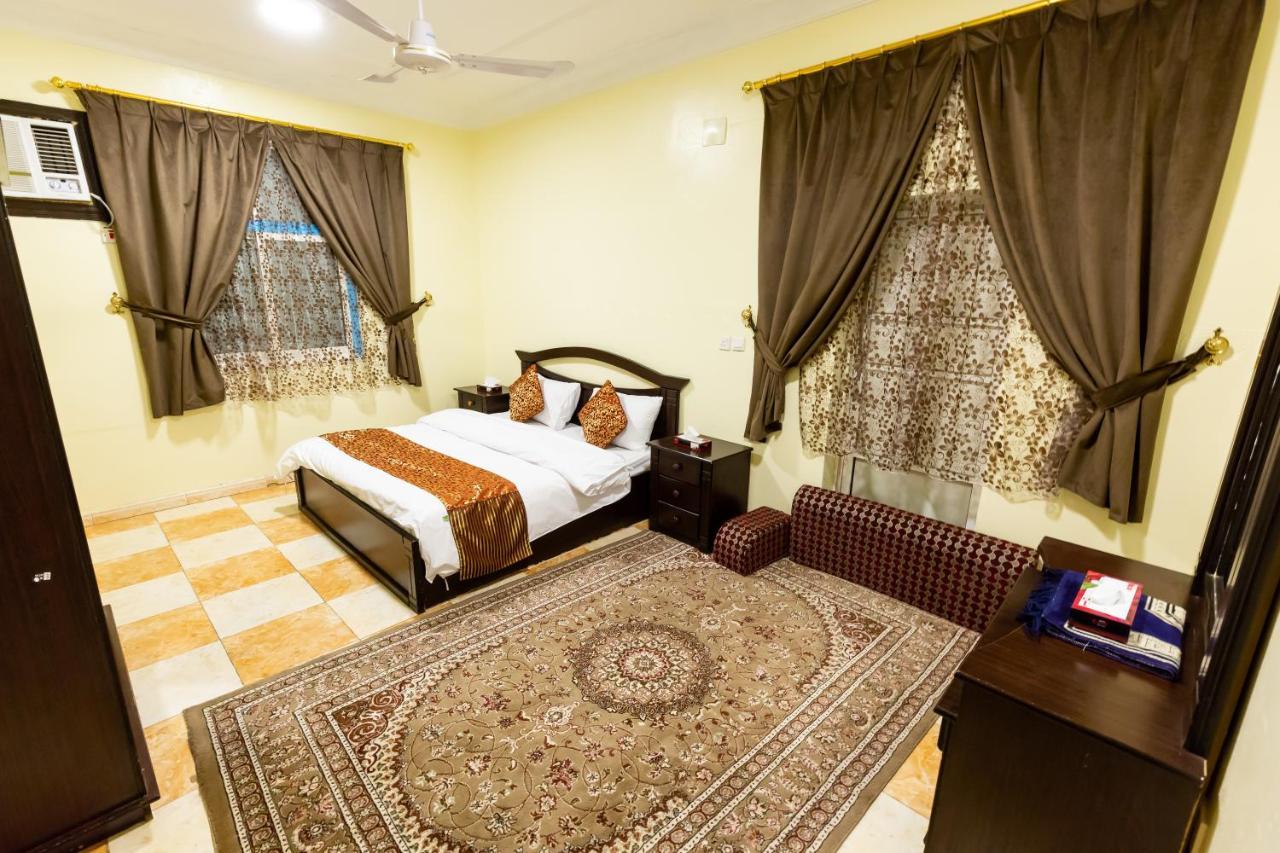 Al Eairy Furnished Apartments - Al Bahah 3 ภายนอก รูปภาพ