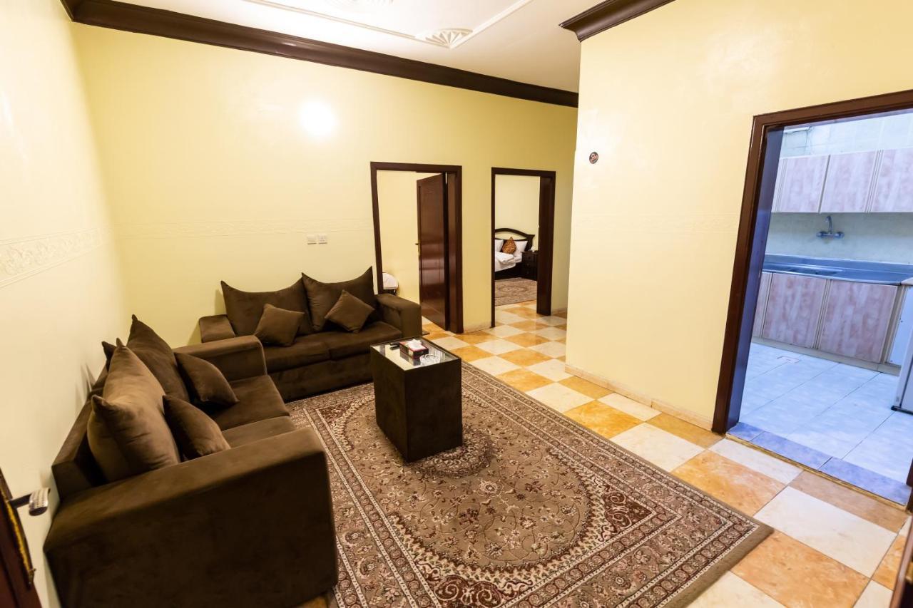 Al Eairy Furnished Apartments - Al Bahah 3 ภายนอก รูปภาพ