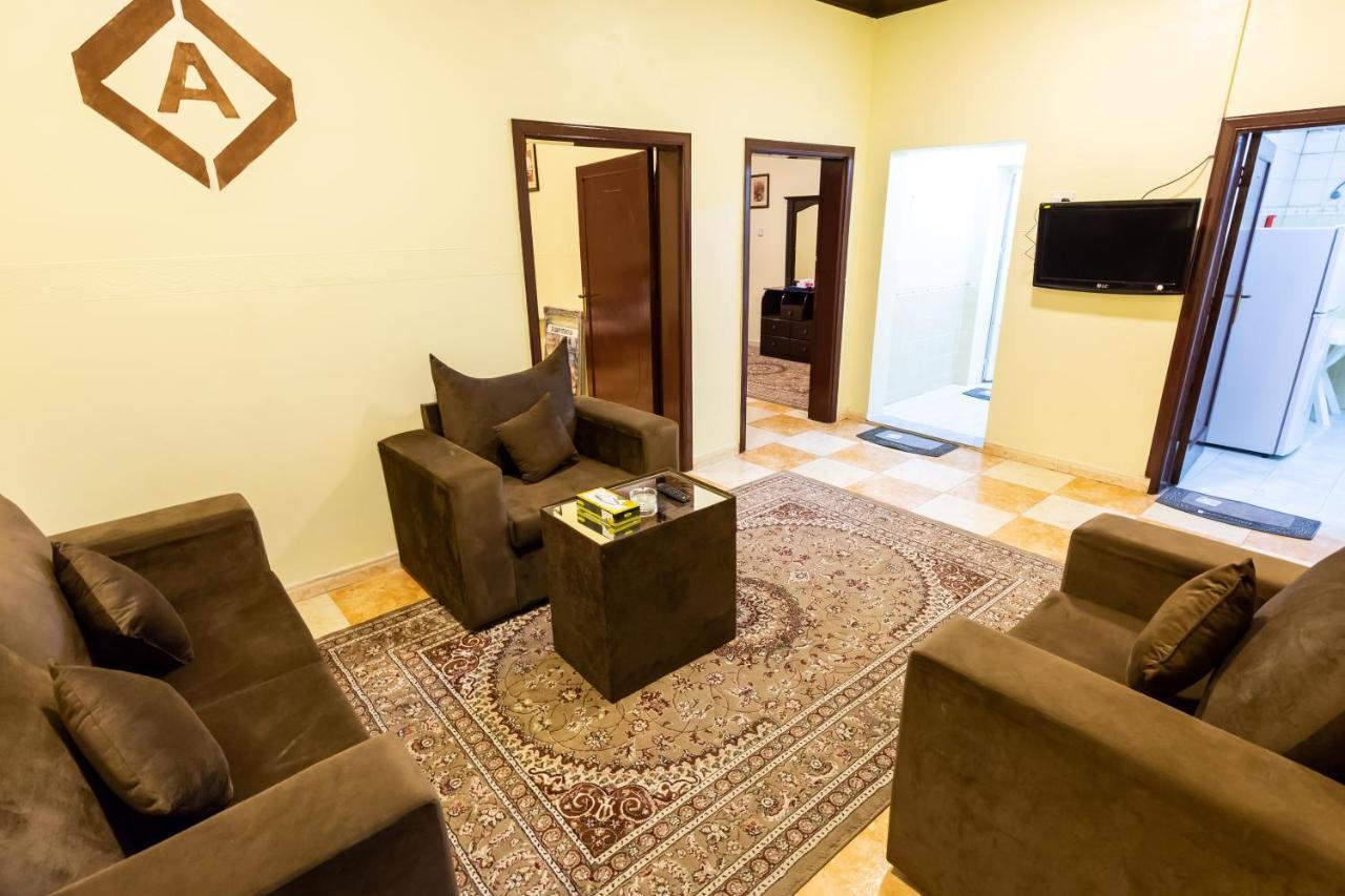Al Eairy Furnished Apartments - Al Bahah 3 ภายนอก รูปภาพ