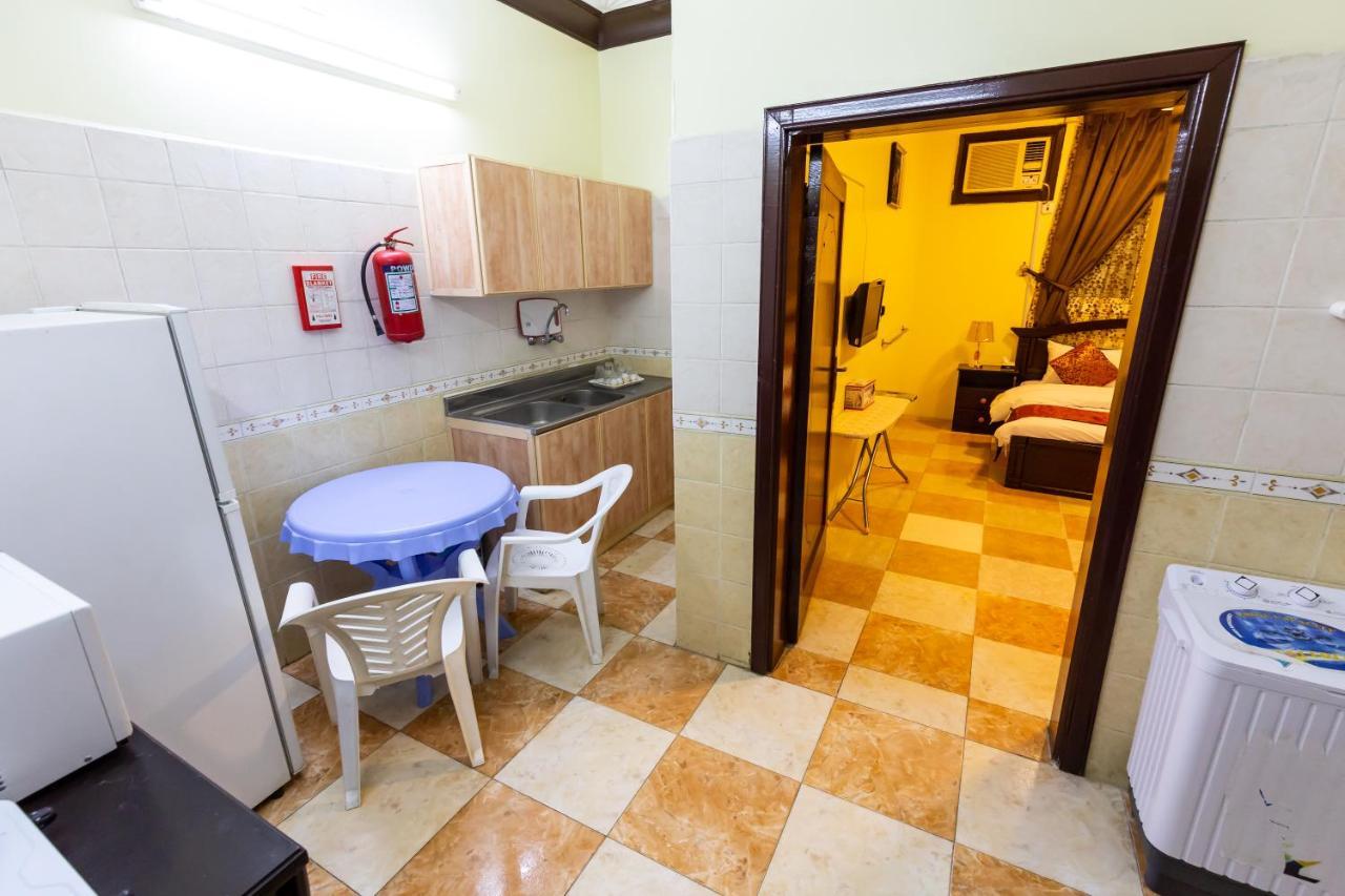 Al Eairy Furnished Apartments - Al Bahah 3 ภายนอก รูปภาพ